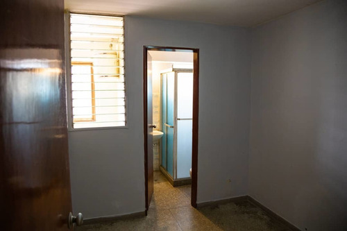 Imagen 6 de 16 de Apartamento Venta Al Lado Cc Mcay Plaza Av Aragua Urb Centro