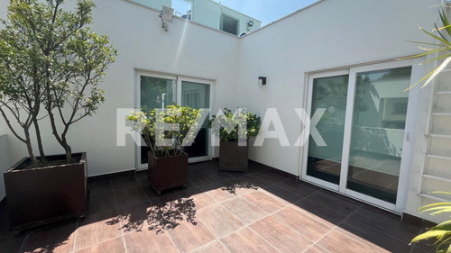 Casa En Venta A 3 Cuadras De Av. De Las Palmas Con Terraza Y Seguridad