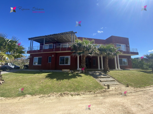 Casa En Alquiler De Temporada - Punta Piedras