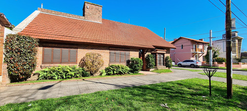 Casa  En Venta En Haedo, Morón, G.b.a. Zona Oeste