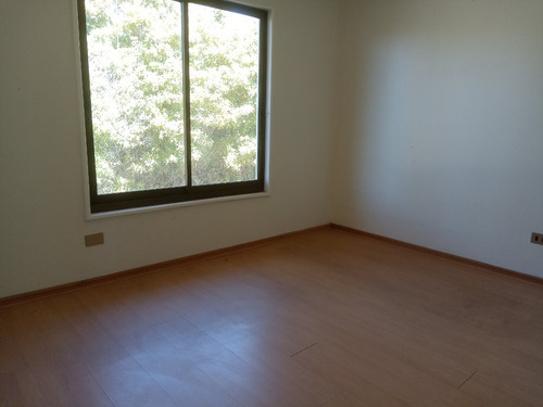 Oportunidad Gran Casa En Santo Domingo, Bajo Precio Tasación