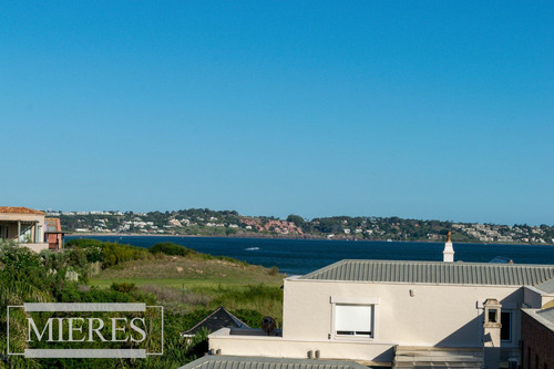 Venta Casa 3 Dormitorios - Tío Tom Punta Ballena (ref: Atm-1218)