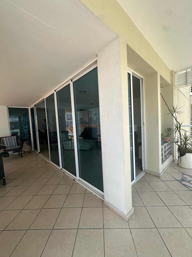 Apartamento Con Balcón Tipo Terraza En Evaristo Morales