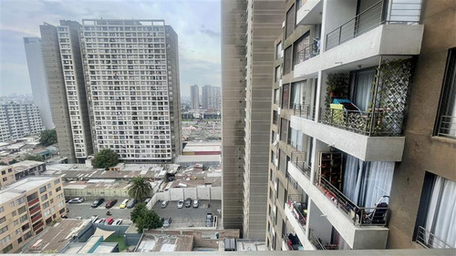 Departamento A Pasos De Metro San Alberto Hurtado.