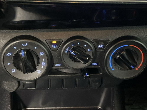 Toyota Hilux Srv 4x4 Lxxt72