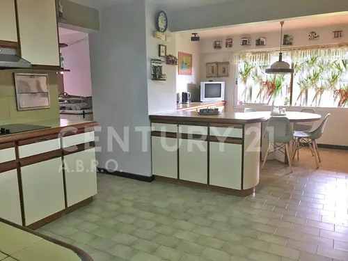 Distinguida Casa En La Tahona