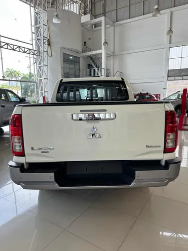 Mitsubishi L200 Glx Plus 2.4 Turbo-diesel. Sp