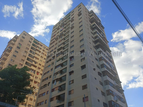 Apartamento En Venta En La Urb. El Valle  24-23868