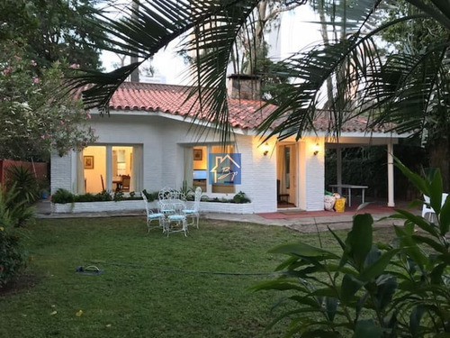Hermosa Casa En Venta , Cantegril Punta Del Este Parada 14- Ref: 1357
