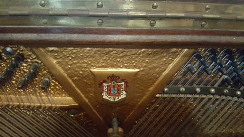 Imagen 4 de 7 de Piano Vertical Inglés Marca Challen