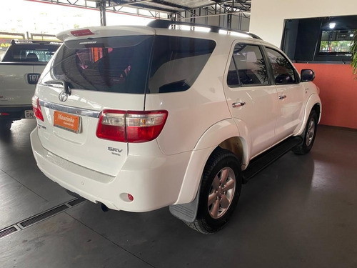 Imagem 4 de 12 de Toyota Hilux Sw4 3.0 Srv 4x4 7 Lugares 16v Intercooler 2011