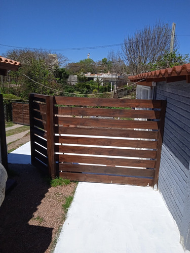 Imagen 5 de 15 de Casa En Atlántida, Barrio Jardín. Excelente Ubicación