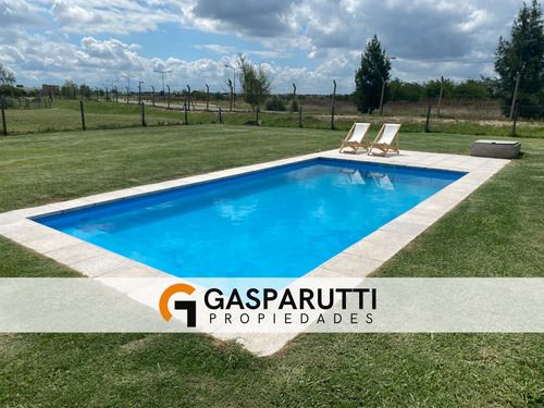 Casa En Venta En San Sebastían! 4 Ambientes Con Pileta!