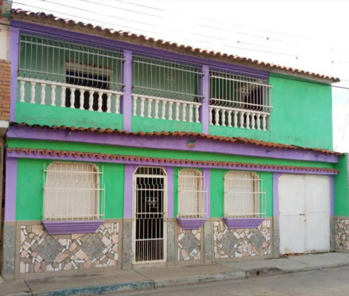 Vera Casa Inmobiliaria Vende Casa En Las Agüitas Los Guayos Dm-1