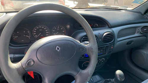 Imagen 8 de 13 de Renault Megane 1997 2.0 Rxe