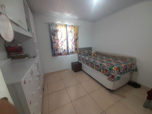 Casa De 7 Cômodos,2 Quartos 2 Banheiros 3 Salas