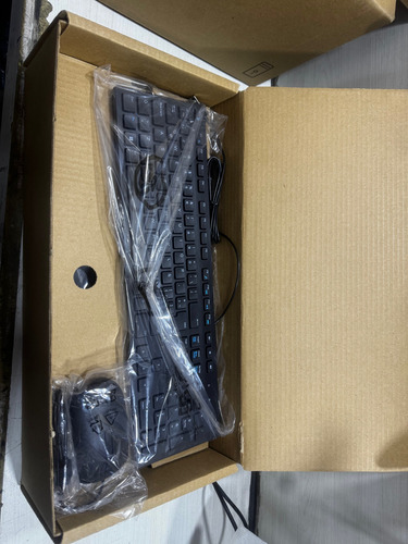 Dell Optiplex 7060 Mff I5 Oct 16gb Ssd 512gb Base Aio Mon 24 (Reacondicionado)