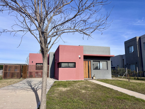 Casa En Venta San Sebastian Area 13