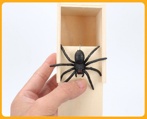 Kit - Pegadinha Da Aranha Escondida + Varinha Magica Da Flor Crem E Verde