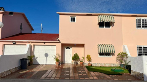 Ligia Guardia Vende Bello Townhouse En Res. Porlamar Villas Isla De Margarita