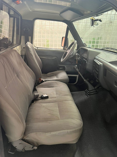 Ford F-1000 4.9 I Xl 4x2 Cs Gasolina 2p Manual