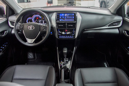 Toyota Yaris Sedan 1.5 Xls Connect Cvt (flex)