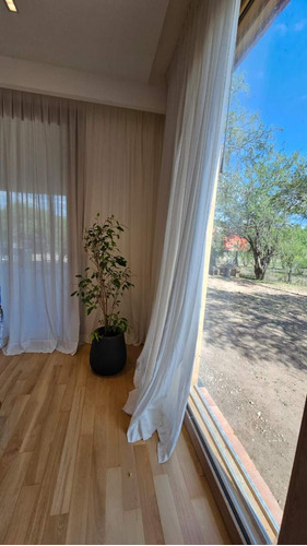 Casa En Venta De 5 Dormitorios, 4 Baños, Cava Y Todas Las Comodidades En Villa Allende Golf. En Complejo Cerrado De 4 Casas.leer Descripcion.