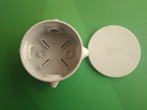 Imagen 3 de 7 de Caja Octogonal Con Tapa Y Tapones Gris Sobreponer Genrod