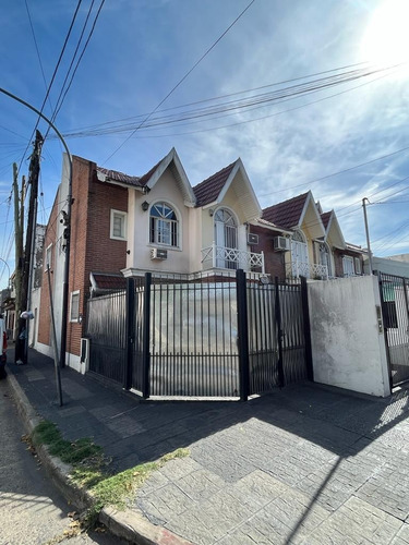 En Venta Duplex 4 Amb Con Cochera A Metros De Avenida En Lanus (128)