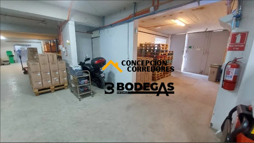 Arriendo Bodega De 984m2 C/oficina En Indepndencia