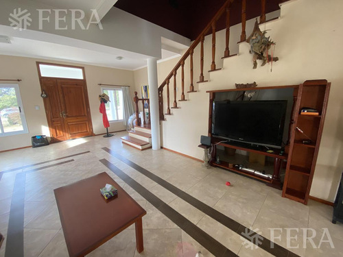 Venta De Casa 5 Ambientes En Campos De Roca I La Plata (18717)