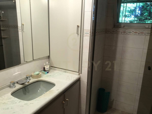 Imagen 22 de 30 de Excepcional Residencia Con Hermoso Parque En Atlantida.