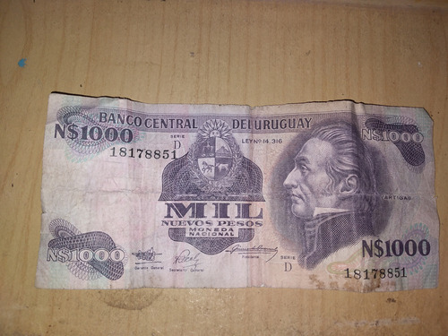 Billete De Mil Nuevos Pesos Uruguay 
