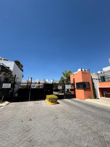 Casa En Renta Chulavista Iii, Queretaro. 3 Rec, 3 Baños, Privada Con Alberca