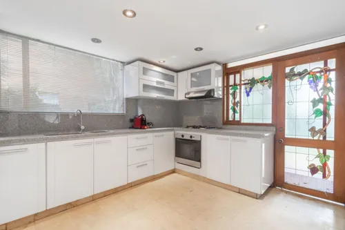 Casa En Arriendo/venta En Provenza. Cod A14810