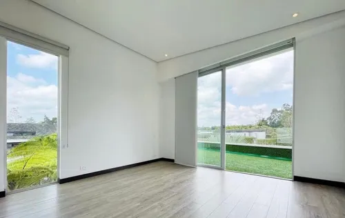 Casa En Venta En Llanogrande. Cod V12709