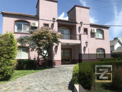 Casa En Venta De 4 Dormitorios En El Carmencito Hudson