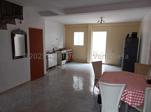 Imagen 7 de 19 de Julio Latouche Rentahouse Vende Townhouse Monteserino San Diego 22-28673