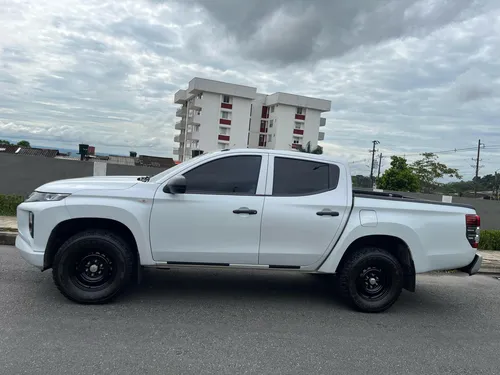 Mitsubishi L200 Lgx