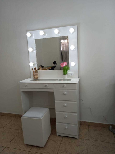 Mueble Maquillador Con Espejo Hollywood Con Luces Led 