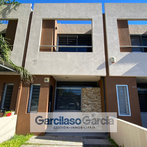 Casa  En Venta En Ituzaingó,  G.b.a. Zona Oeste