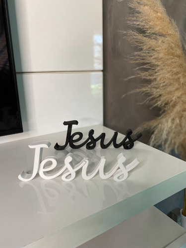 Imagem 2 de 5 de Palavra Decorativa Jesus - Decoração Sala De Estar Jantar