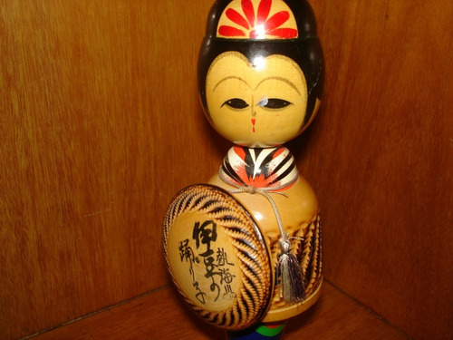 Muñeca Tradicional Japonesa Sosaku Kokeshi Perfecto 