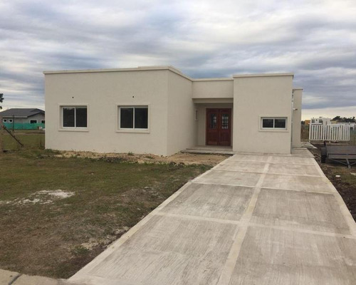Imagen 4 de 16 de Se Vende Casa A Estrenar En Pilar Del Este, Barrio San Eduardo, Lote 300