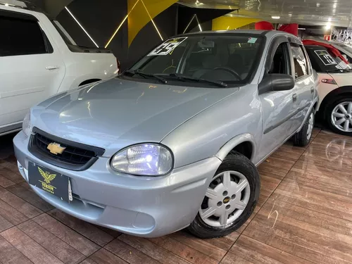 Chevrolet Corsa Sedan 2009, uma boa opção para famílias! Confiável