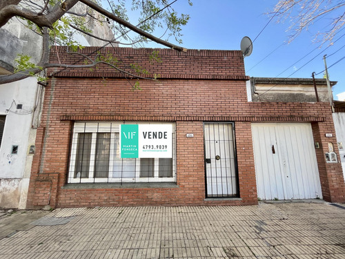 Espectacular Vivienda Ideal Dos Familias Con Entrada Para Varios Autos En Florida, Vicente Lopez.