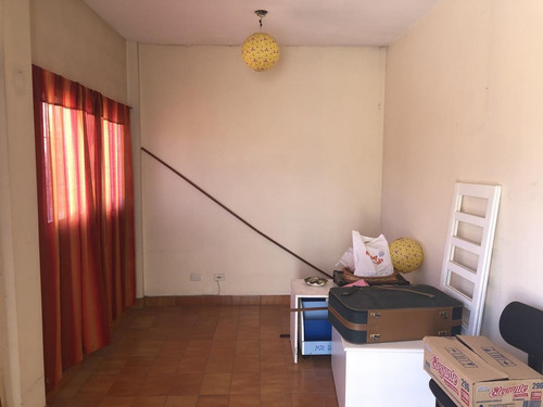 Imagen 24 de 30 de Chalet Clasico Con Local - Castelar Sur - Proximo A Estacion Castelar Y Moron - Venta