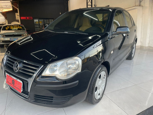 Volkswagen Polo Sedan 1.6 Comfortline Total Flex 4p