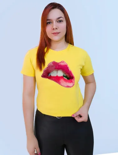 Polera labios rojos new arrivals