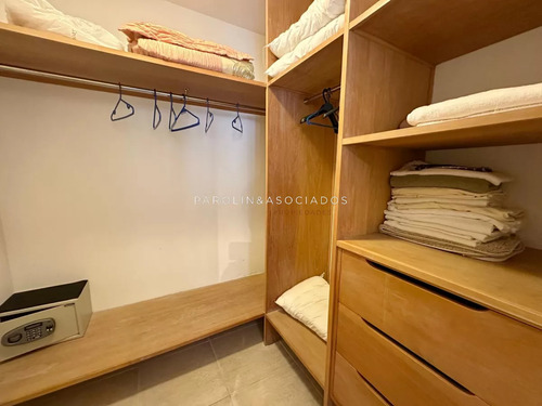 Apartamento En Venta En Primera Linea De Brava De 3 Dormitorios Edificio Arenas Blancas, Punta Del Este.